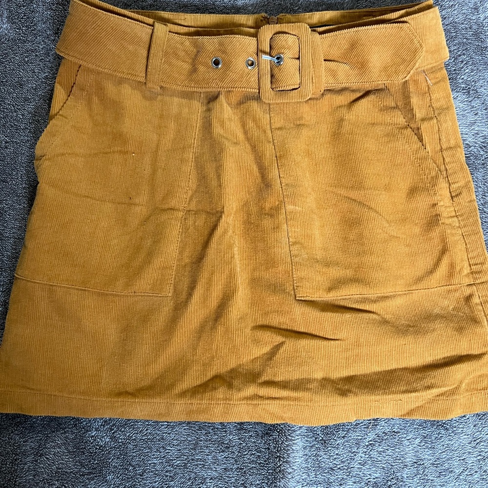Yellow corduroy skirt with belt